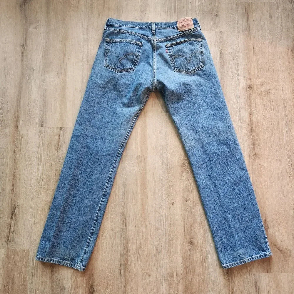 Vintage Levi's 501 Jeans Mens 29x32 Medium Wash Button Fly Denim Y2K
